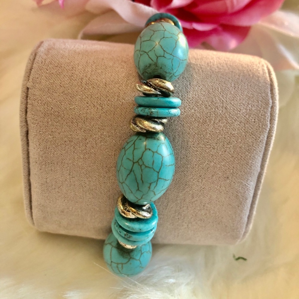 Bracelet with turquoise stones